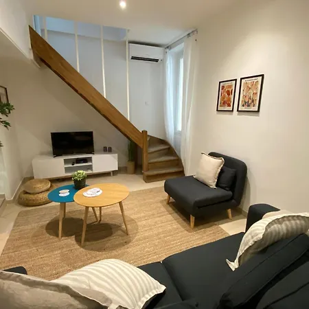 Apartamento Le Guillaumont - Amazing 2-bedroom In The Old Town -stayinantibes