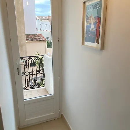Apartment Le Guillaumont - Amazing 2-bedroom In The Old Town -stayinantibes *