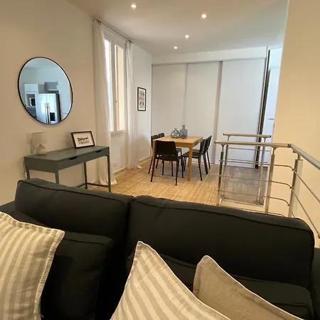Apartment Le Guillaumont - Amazing 2-bedroom In The Old Town -stayinantibes *