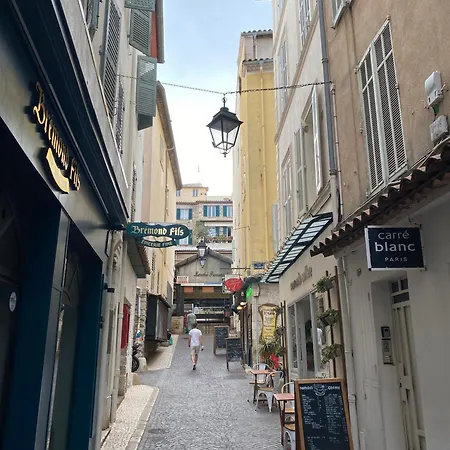 Lägenhet Le Guillaumont - Amazing 2-bedroom In The Old Town -stayinantibes Antibes