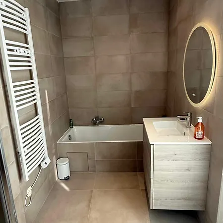 شقة Le Guillaumont - Amazing 2-bedroom In The Old Town -stayinantibes *
