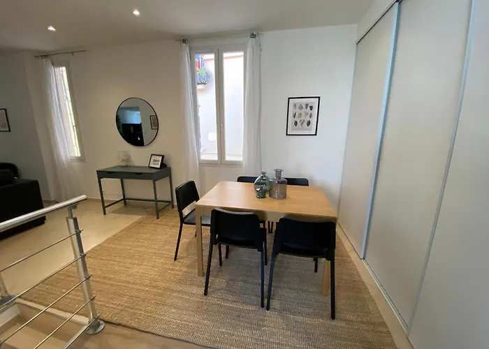 Appartement Le Guillaumont - Amazing 2-bedroom In The Old Town -stayinantibes Antibes