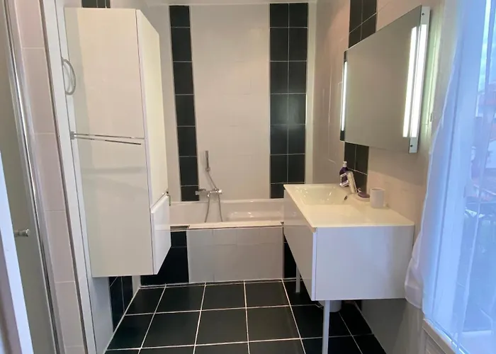 Le Guillaumont - Amazing 2-bedroom In The Old Town -stayinantibes