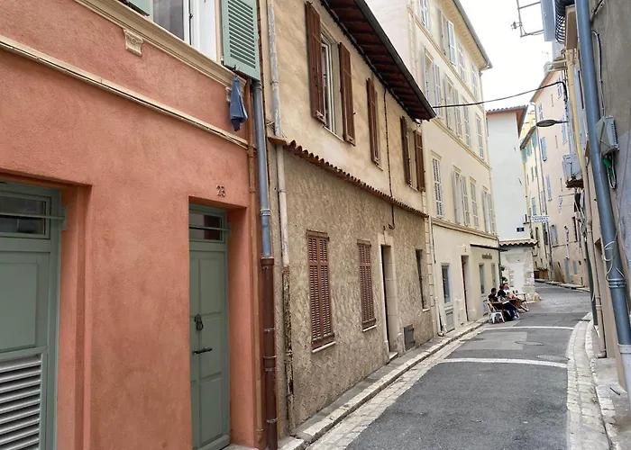 Le Guillaumont - Amazing 2-bedroom In The Old Town -stayinantibes Daire