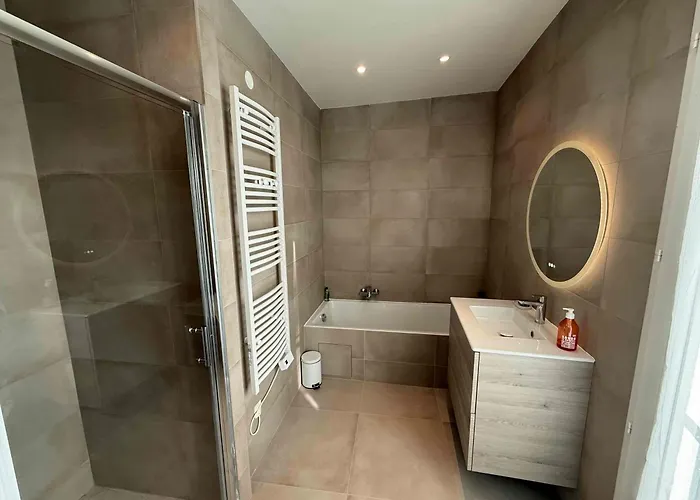 Le Guillaumont - Amazing 2-bedroom In The Old Town -stayinantibes Appartement *